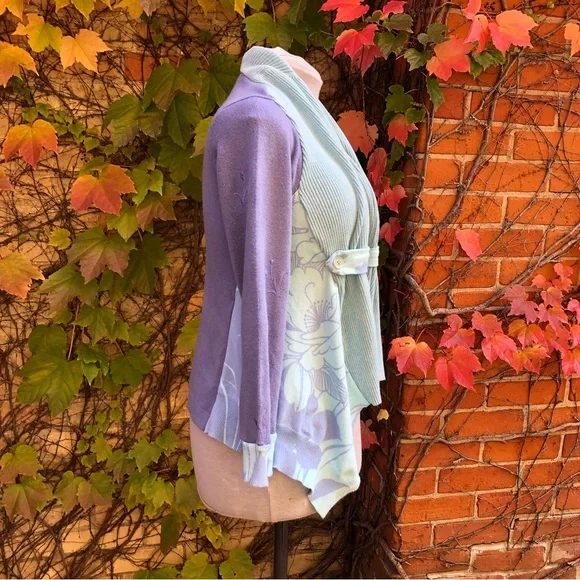 Stylish Women's Sweater in Purple and Blue - Picture 5 of 9